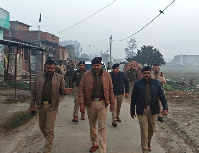 पुलिस अधीक्षक कुशीनगर के निर्देशन में अपर पुलिस अधीक्षक कुशीनगर द्वारा मय पुलिस फोर्स के थाना कोतवाली पडरौना