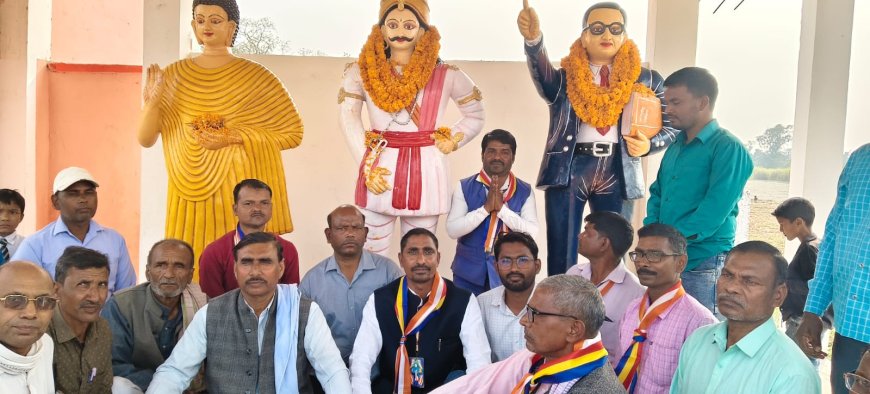 कुशीनगर सांसद विजय कुमार दुबे व खड्डा विधायक विवेकानंद पांडे तथा ग्राम प्रधान अहिरौली गणेश कुशवाहा के नेतृत्व में भूमि पूजन किया गया