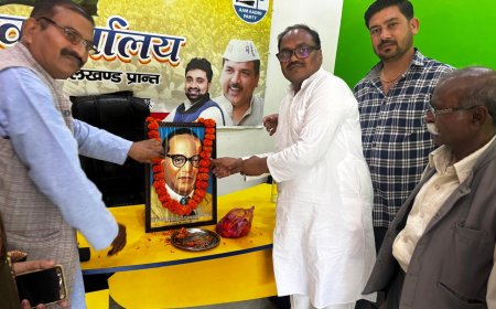 आम आदमी पार्टी के रूहेलखंड प्रांत कार्यालय पर बाबा साहब डॉ. भीमराव अंबेडकर की जयंती धूमधाम से मनाई गई।