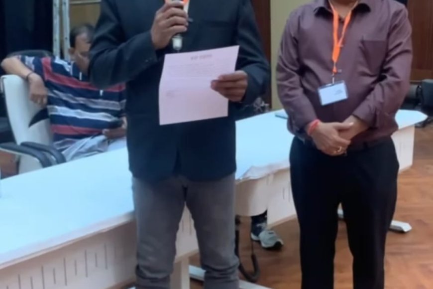 लखनऊ। पत्रकारिता के उच्च आदर्शों के प्रति समर्पित वातावरण में उत्तर प्रदेश मान्यता प्राप्त संवाददाता समिति (पुनर्गठित) के निर्वाचित पदाधिकारियों का प्रथम शपथ ग्रहण समारोह जनभवन (राजभवन) के